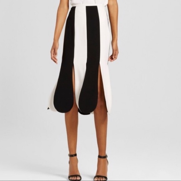 Victoria Beckham for Target Dresses & Skirts - NWT a Victoria Beckham for Target scalloped skirt